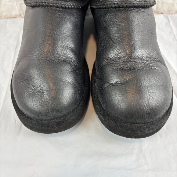 Ugg Women's 8 Black Leather Triana Seaweed Perforated Insulated Winter Snow Boot - Picture 6 of 13